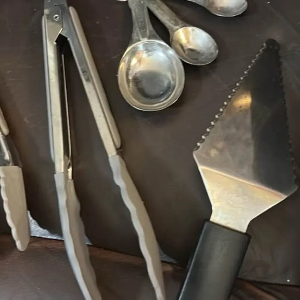 Assorted Kitchen Utensil Set - Tongs, Scoops, and More